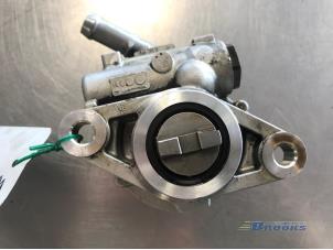 Gebrauchte Lenkkraftverstärker Pumpe Iveco New Daily V 35C17SV Preis € 125,00 Margenregelung angeboten von Autobedrijf Brooks