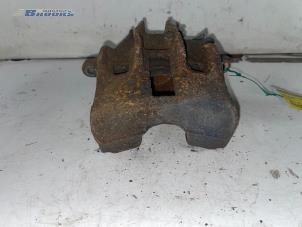 Used Front brake calliper, left Peugeot 406 Break (8E/F) 1.8 16V Price € 10,00 Margin scheme offered by Autobedrijf Brooks