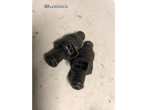 Usados Inyector (inyección de gasolina) Peugeot 406 Break (8E/F) 1.8 16V Precio € 10,00 Norma de margen ofrecido por Autobedrijf Brooks