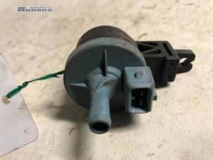MAP-sensor (insugsrör) från en Volkswagen Polo III (6N1) 1.4i 60 1995