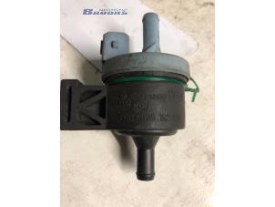 MAP-sensor (insugsrör) från en Volkswagen Polo III (6N1) 1.4i 60 1995