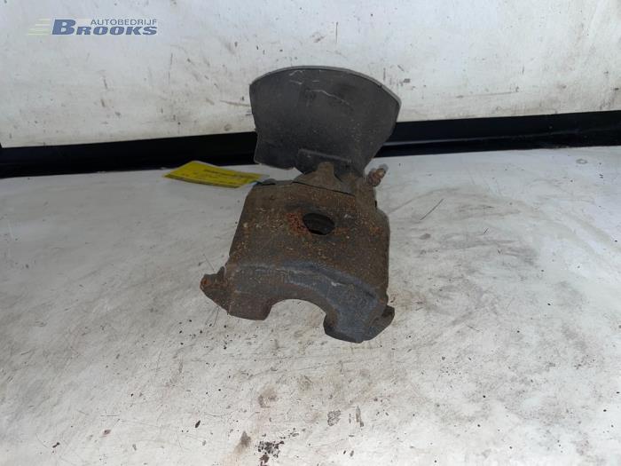 Usagé Etrier de frein avant gauche Volkswagen Polo III (6N1) 1.4i 60 Prix € 10,00 Règlement à la marge proposé par Autobedrijf Brooks