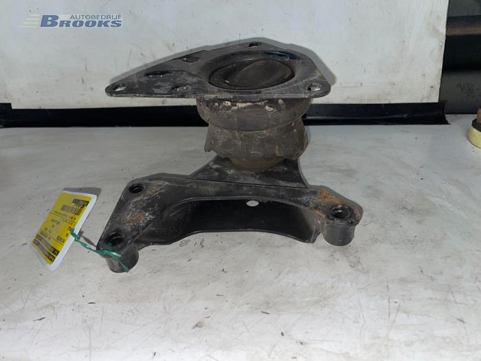 Used Engine mount Volkswagen Polo III (6N1) 1.9 D Price € 15,00 Margin scheme offered by Autobedrijf Brooks