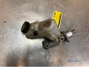 Usagé Cylindre de frein principal Renault Twingo II (CN) 1.2 16V Prix € 25,00 Règlement à la marge proposé par Autobedrijf Brooks