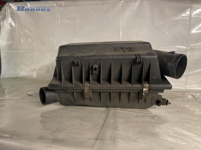 Boîtier filtre à air d'un Opel Astra F Caravan (51/52) 1.7 D 1992