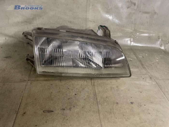 Używane Reflektor prawy Suzuki Swift Cena € 10,00 Procedura marży oferowane przez Autobedrijf Brooks