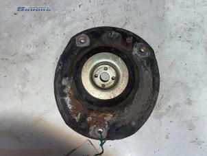 Used Front spring retainer, left Peugeot 206 (2A/C/H/J/S) 1.9 D Price € 10,00 Margin scheme offered by Autobedrijf Brooks