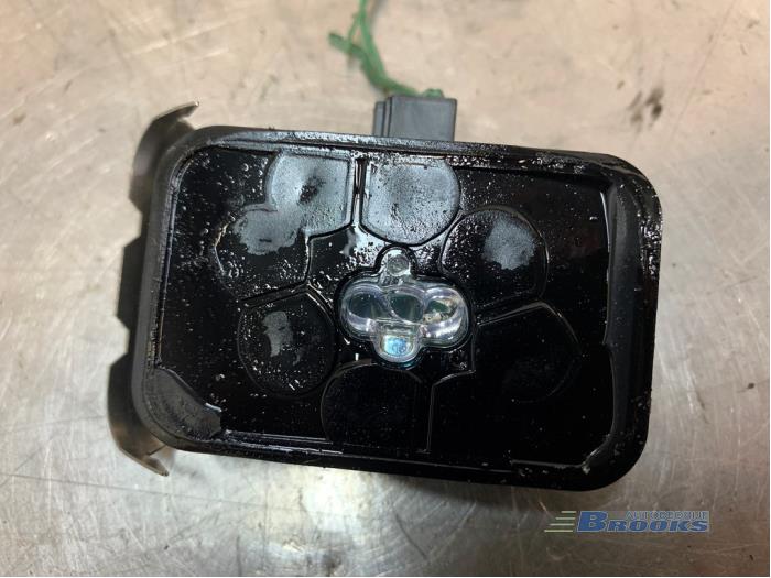 Begagnade Regnsensor Lancia Delta (844) 1.6 D Multijet 16V 120 Pris € 25,00 Marginaltabell erbjuds av Autobedrijf Brooks