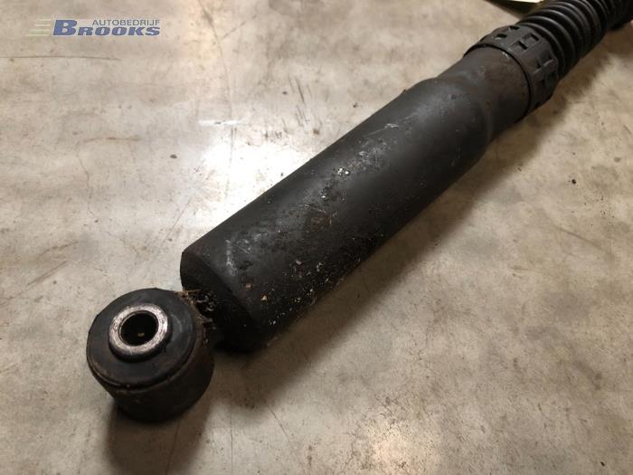 Rear shock absorber, right from a Peugeot 807 2.2 HDiF 16V 2003