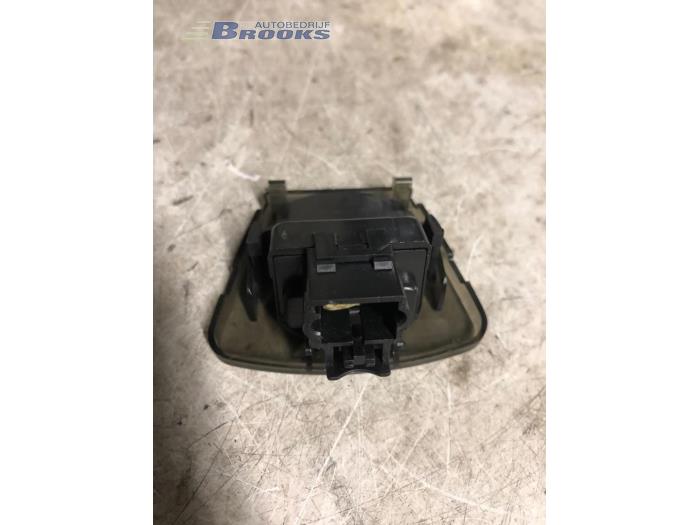 Sensor (other) from a Peugeot 807 2.2 HDiF 16V 2003