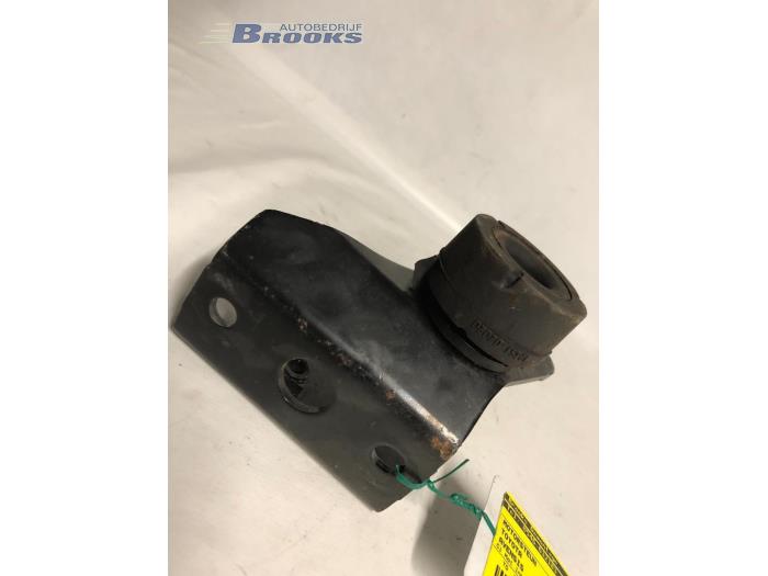 Used Engine mount Toyota Avensis (T22) 2.0 TDi Price € 10,00 Margin scheme offered by Autobedrijf Brooks