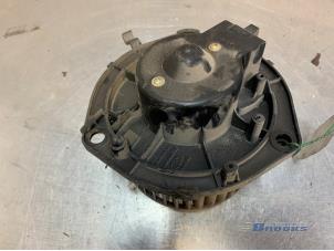 Usados Motor de ventilador de calefactor Iveco New Daily III Precio € 50,00 Norma de margen ofrecido por Autobedrijf Brooks