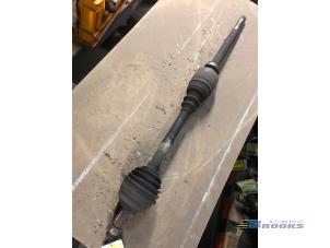 Used Front drive shaft, right Peugeot 807 2.2 HDiF 16V Price € 50,00 Margin scheme offered by Autobedrijf Brooks
