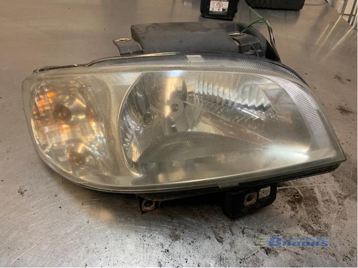 Używane Reflektor prawy Seat Cordoba Vario (6K5) 1.4 16V Cena € 25,00 Procedura marży oferowane przez Autobedrijf Brooks