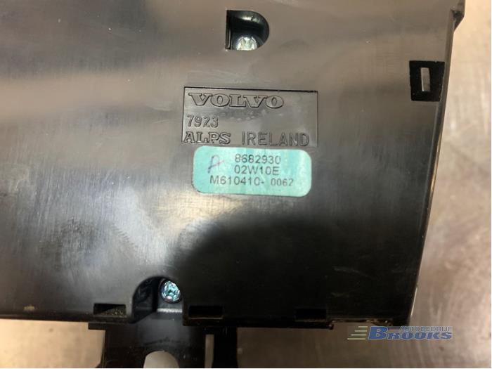 Panel de control de calefacción de un Volvo V70 (SW) 2.4 20V 140 2002