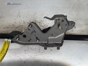 Used Brake pedal Renault Modus/Grand Modus (JP) 1.2 16V Eco Price € 20,00 Margin scheme offered by Autobedrijf Brooks