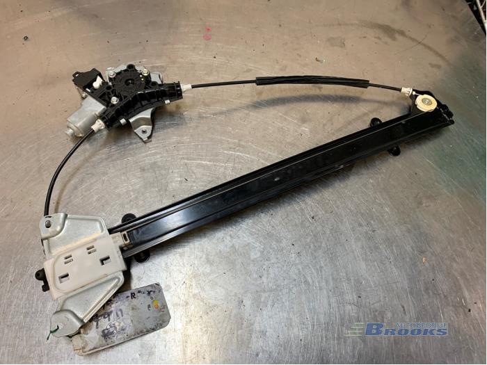 Window mechanism 2-door, front right from a Nissan NV 200 (M20M) 1.5 dCi 90 2014