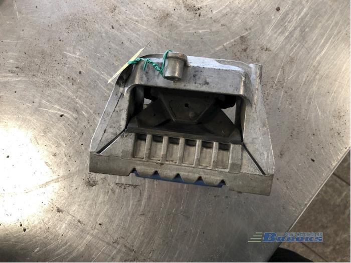 Used Engine mount Skoda Octavia Combi (1Z5) 1.9 TDI Price € 10,00 Margin scheme offered by Autobedrijf Brooks
