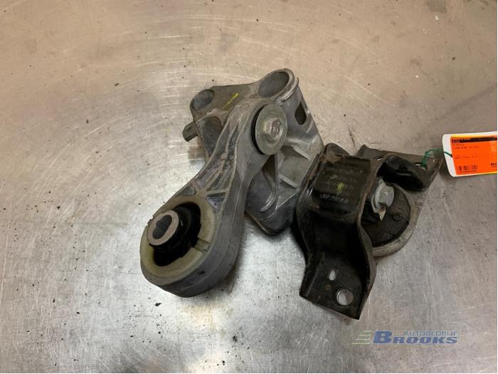 Used Engine mount Nissan NV 200 (M20M) 1.5 dCi 90 Price € 50,00 Margin scheme offered by Autobedrijf Brooks