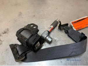 Used Rear seatbelt, left Volvo S60 I (RS/HV) 2.4 D5 20V Price € 30,00 Margin scheme offered by Autobedrijf Brooks