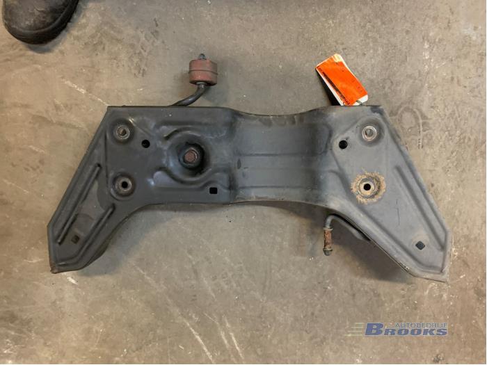 Gebrauchte Unterrahmen Volkswagen Polo IV (9N1/2/3) 1.2 Preis € 50,00 Margenregelung angeboten von Autobedrijf Brooks