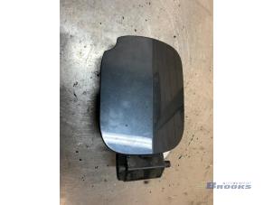 Used Tank cap cover Renault Clio III (BR/CR) 1.5 dCi 85 Price € 15,00 Margin scheme offered by Autobedrijf Brooks