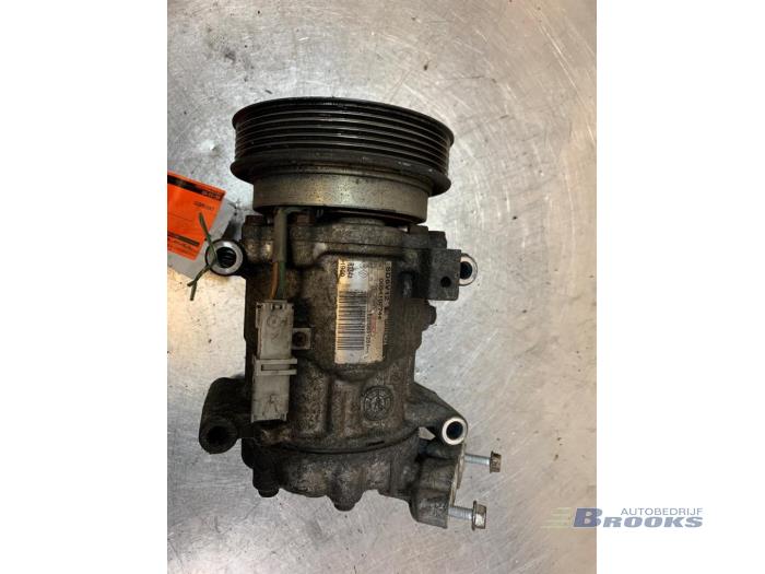 Air conditioning pump from a Renault Clio III (BR/CR) 1.5 dCi 85 2007