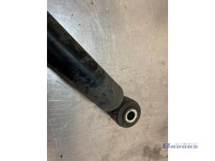 Used Rear shock absorber, right Renault Clio III (BR/CR) 1.5 dCi 85 Price on request offered by Autobedrijf Brooks