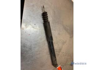 Used Rear shock absorber, left Renault Clio III (BR/CR) 1.5 dCi 85 Price € 20,00 Margin scheme offered by Autobedrijf Brooks
