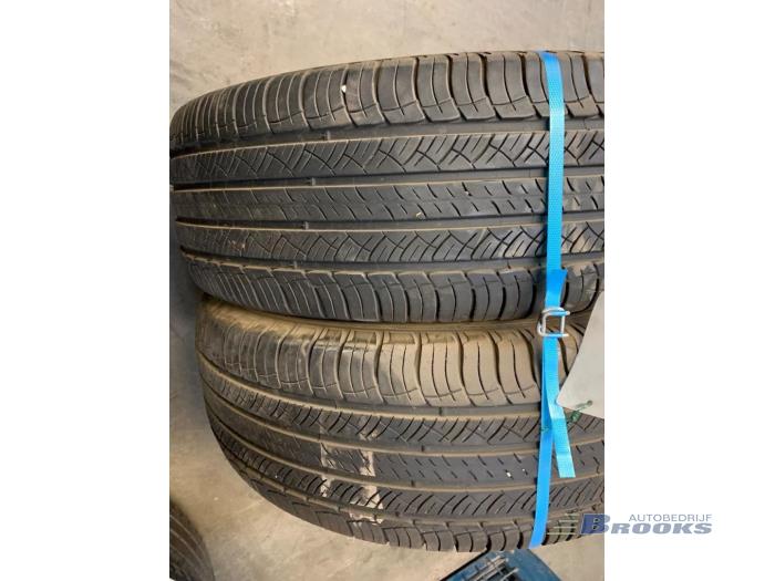 Tire set - 2356517 MICHELIN - Autobedrijf Brooks | ProxyParts.com