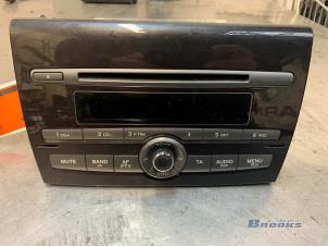 Gebrauchte Radio CD Spieler Fiat Bravo (198A) 1.4 T-Jet 16V 120 Preis € 100,00 Margenregelung angeboten von Autobedrijf Brooks