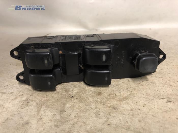Usados Interruptor combinado de ventanillas Chevrolet Nubira Wagon (J100) 1.6 16V Precio € 15,00 Norma de margen ofrecido por Autobedrijf Brooks