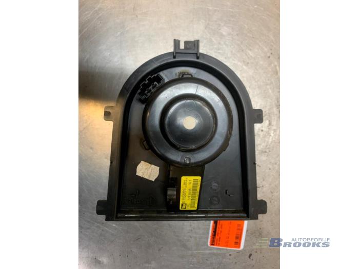 Heating and ventilation fan motor from a Volkswagen Bora (1J2) 1.6 16V 2002