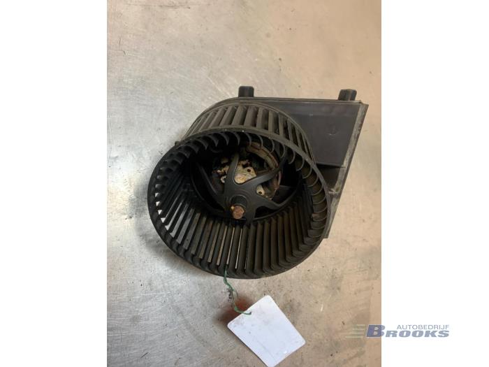 Heating and ventilation fan motor from a Volkswagen Bora (1J2) 1.6 16V 2002
