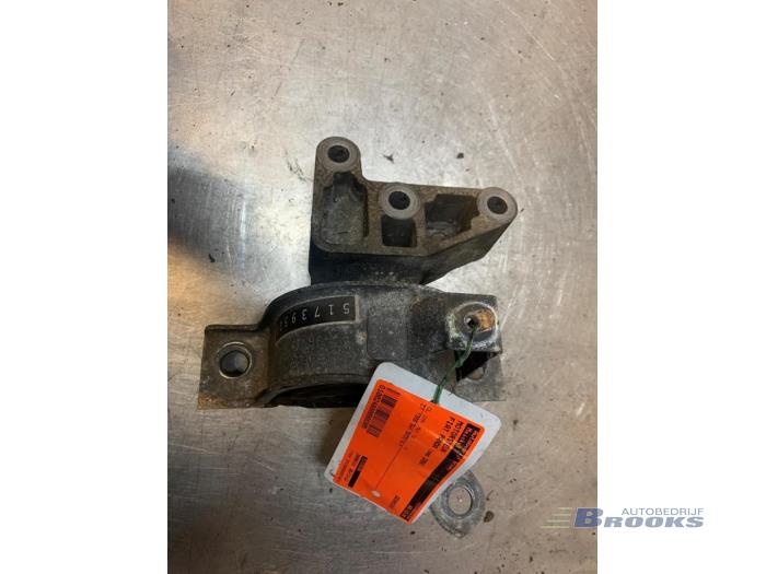 Used Engine mount Fiat Panda (169) 1.4 16V Price € 20,00 Margin scheme offered by Autobedrijf Brooks