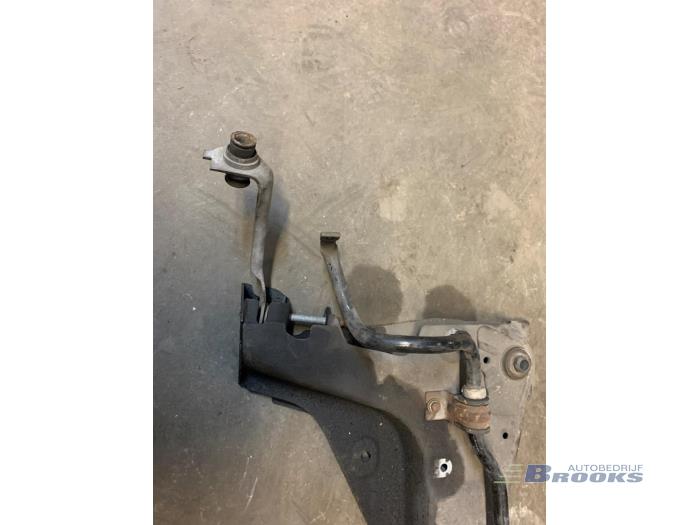 Subframe from a Renault Clio III (BR/CR) 1.5 dCi 85 2007