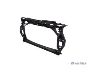 New Front panel Audi Q3 (8UB/8UG) Price on request offered by Autobedrijf Brooks