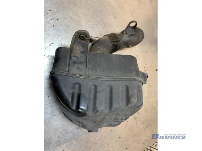 Gebrauchte Luftfiltergehäuse Audi A3 (8P1) 2.0 16V FSI Preis € 50,00 Margenregelung angeboten von Autobedrijf Brooks