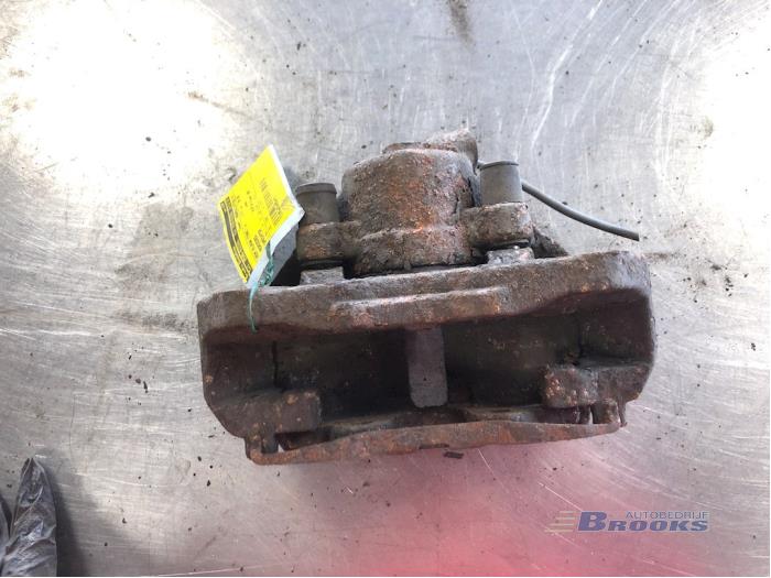 Gebrauchte Bremszange links vorne Mercedes Sprinter 3t (903) 308D Preis € 25,00 Margenregelung angeboten von Autobedrijf Brooks