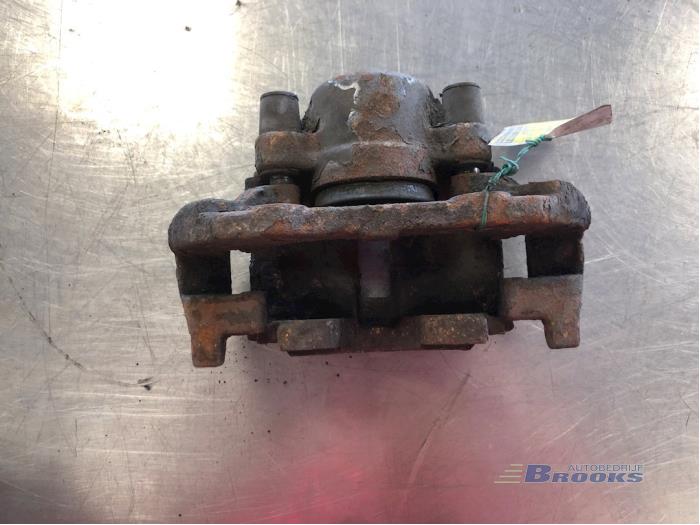 Gebrauchte Bremszange links hinten Mercedes Sprinter 3t (903) 308D Preis € 20,00 Margenregelung angeboten von Autobedrijf Brooks