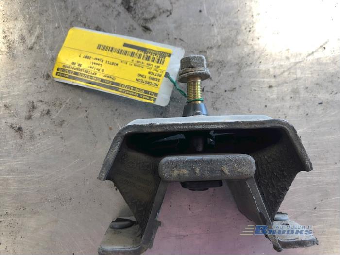 Engine mount from a SsangYong Actyon 2.3 4WD 16V 2007