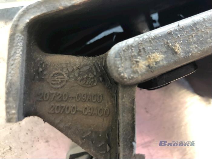 Engine mount from a SsangYong Actyon 2.3 4WD 16V 2007