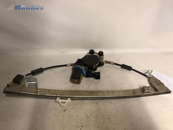 Usados Motor de ventanilla de puerta Fiat Marea Weekend (185BX/CX) 1.9 Tds 100 ELX Precio € 37,50 Norma de margen ofrecido por Autobedrijf Brooks