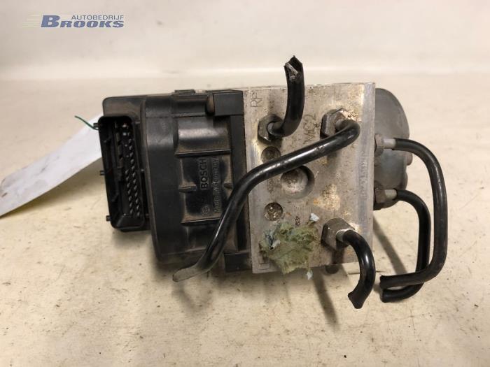 Usagé Pompe ABS Alfa Romeo 146 (930B) 1.4 Twin Spark 16V Prix € 25,00 Règlement à la marge proposé par Autobedrijf Brooks