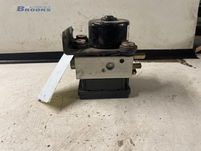 Gebrauchte ABS Pumpe Ssang Yong Actyon 2.3 4WD 16V Preis € 75,00 Margenregelung angeboten von Autobedrijf Brooks