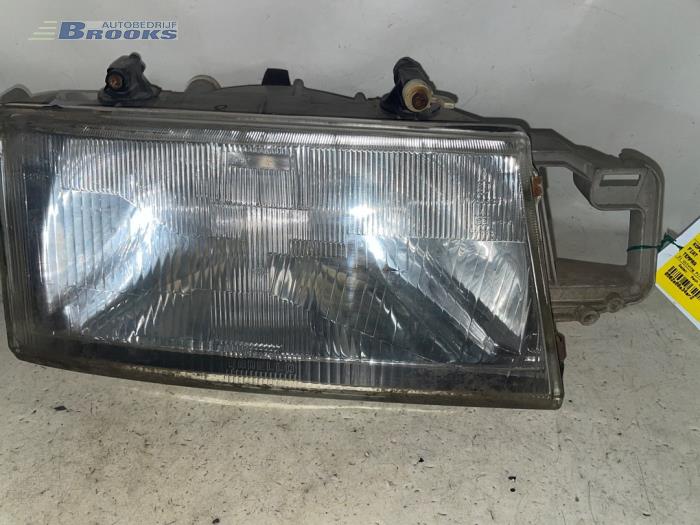 Używane Reflektor prawy Fiat Tempra (159) 1.6 i.e. S,SX,Selecta Cena € 10,00 Procedura marży oferowane przez Autobedrijf Brooks