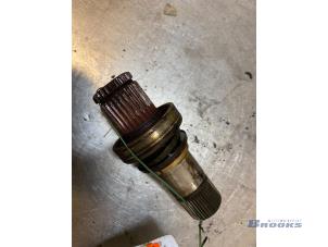 Used Front drive shaft, right Volkswagen Transporter T5 Price € 40,00 Margin scheme offered by Autobedrijf Brooks