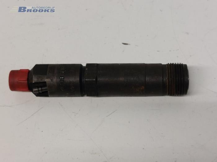 Usagé Injecteurs Mercedes E (W210) 2.2 E-220D 16V Prix € 25,00 Règlement à la marge proposé par Autobedrijf Brooks