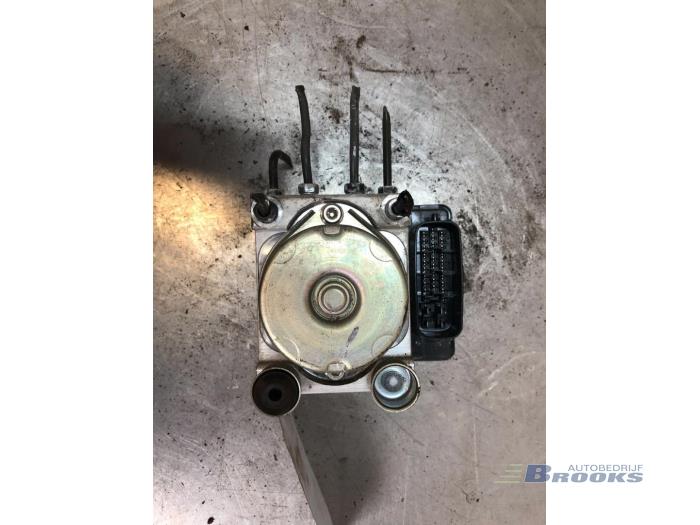 Używane Pompa ABS Daihatsu Cuore (L251/271/276) 1.0 12V DVVT Cena € 20,00 Procedura marży oferowane przez Autobedrijf Brooks