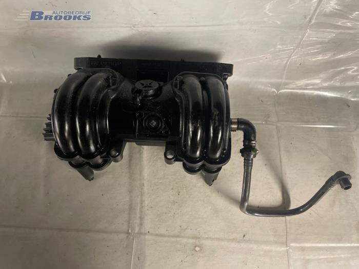 Begagnade Insugsrör Volkswagen Caddy II (9K9A) 1.4 Pris € 25,00 Marginaltabell erbjuds av Autobedrijf Brooks